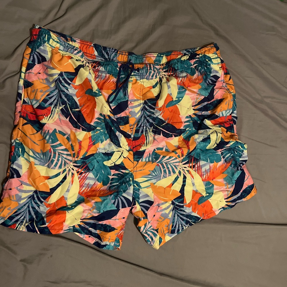 Old Navy Multicolor Leaf Print Shorts